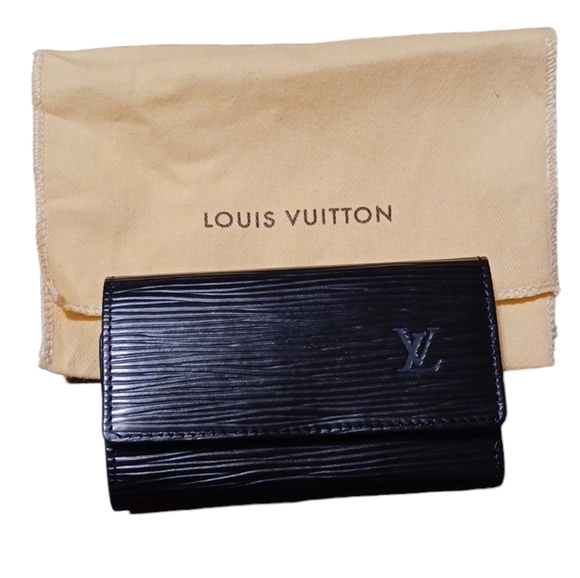 ✨️LOUIS VUITTON EPI LEATHER 6 KEY HOLDER - Picture 2 of 15